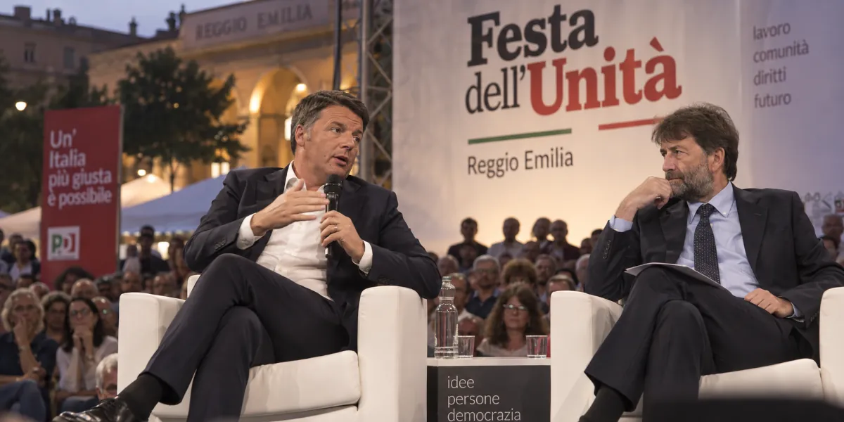 Matteo Renzi e Dario Franceschini alla Festa nazionale dell’Unità di Reggio Emilia durante il confronto sul futuro del centrosinistra